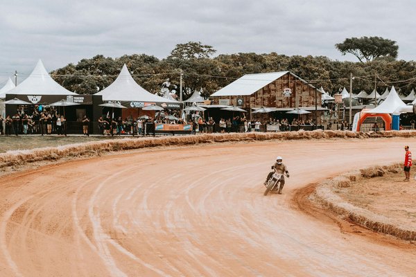 BMW contre Mercedes : Analyse et Test des Modèles Légendaires de Voitures
